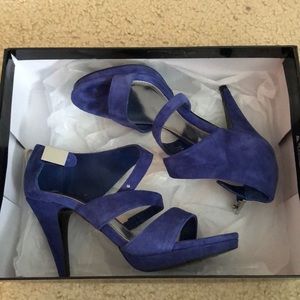 White House Black Market pumps